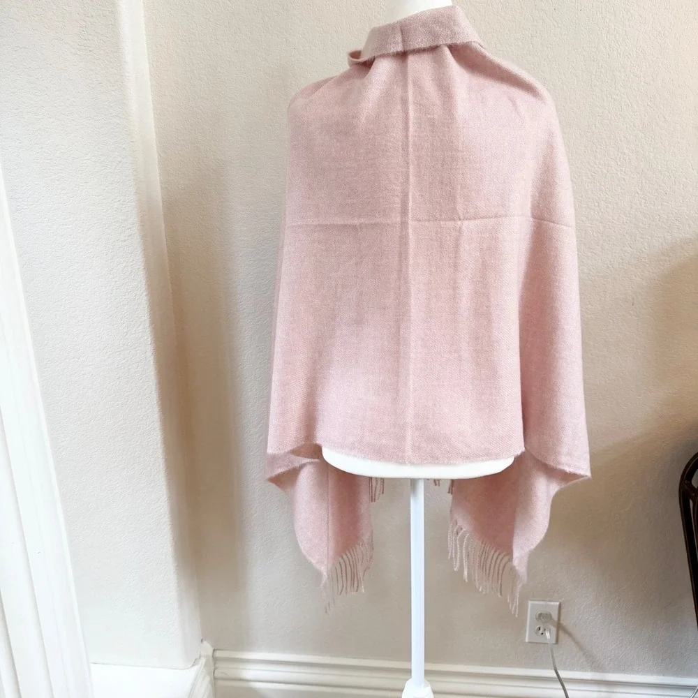 Magic Scarf Company Pink Button Front Fringe Poncho Wrap‎ Cape One Size NWT